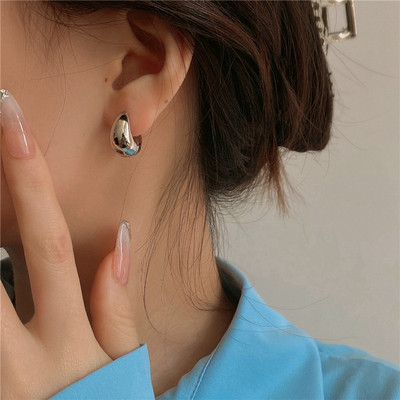 Neregulāri viļņaini kroku auskari sievietēm Retro Moderni vara metāla auskari Dizains Vienkāršs Temperaments Senioru modes rotaslietas