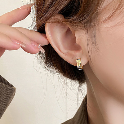 Neregulāri viļņaini kroku auskari sievietēm Retro Moderni vara metāla auskari Dizains Vienkāršs Temperaments Senioru modes rotaslietas