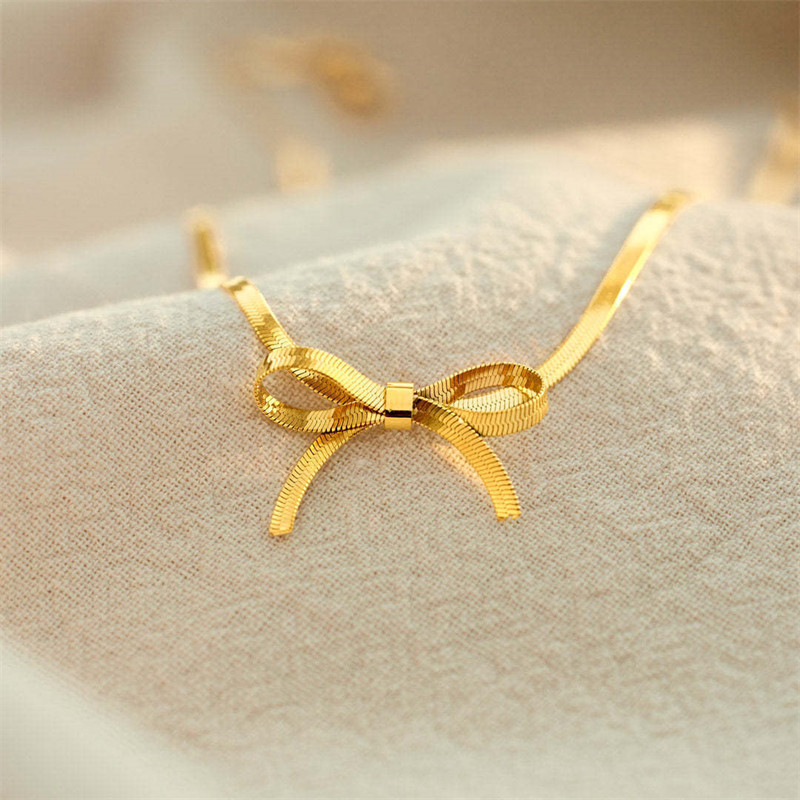 Minimalistička ogrlica s mašnom i ogrlicom za žene 316L sićušni lanac sa zmijom Seksi ogrlica za ključnu kost Vjenčani nakit Poklon