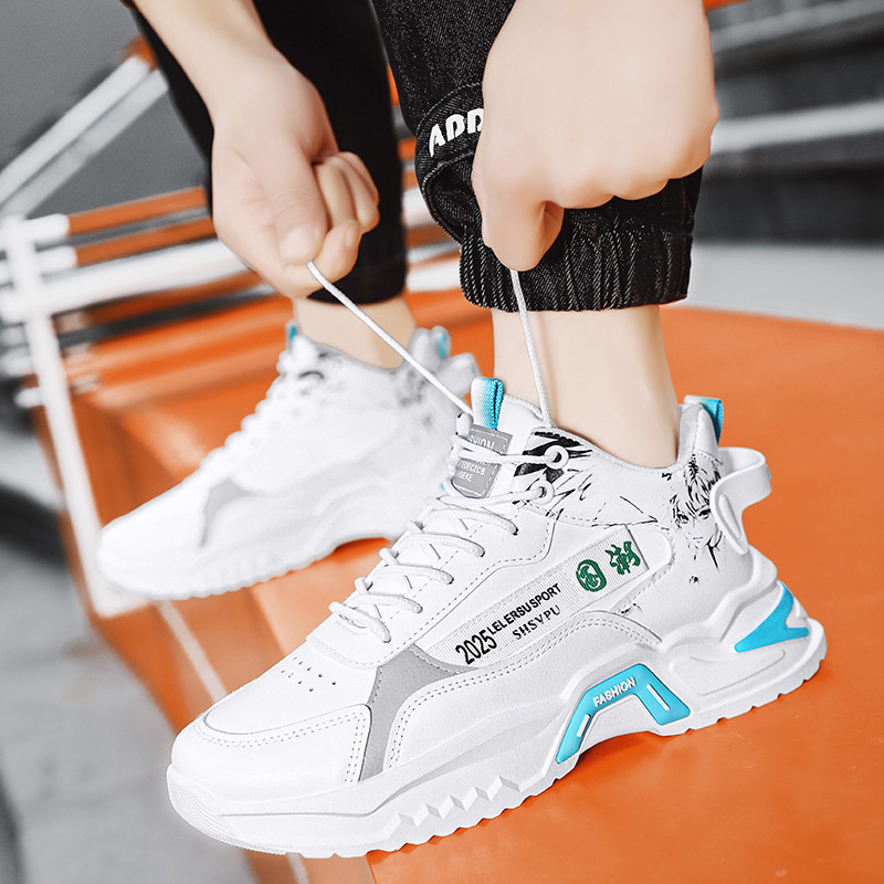 Sügis meeste kingad Tossud Uued kõrged spordijalatsid Meeste Trend Joker Väikesed valged kingad Suurendab vaba aja veetmist Jooksmine Tennis Zapatillad