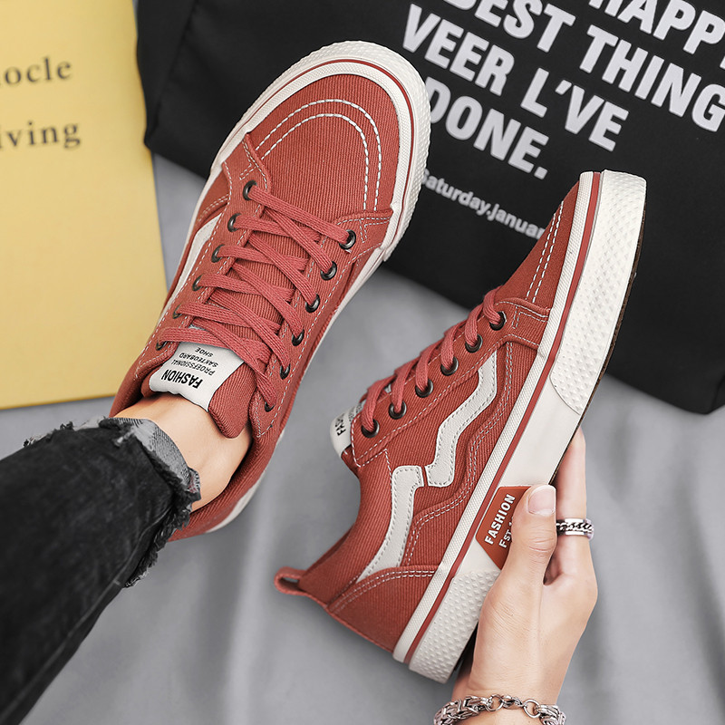 Tavaszi nyár divat Férfi vászoncipők Lapos, légáteresztő deszkacipők Férfi csúszásmentes Vulkanizált cipők Alkalmi férfi cipők