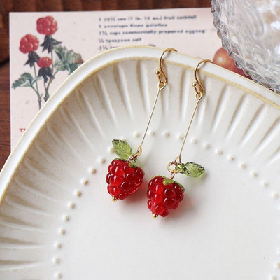 Aveņu auskari Jauki augļu estētiski roku darbs