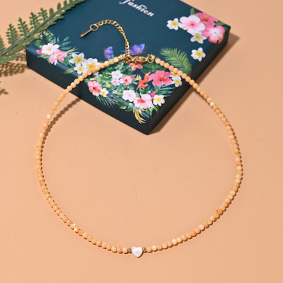 Mother of Pearl Beads Heart Choker Modes Krāsota Natural Shell Kaklarota Sievietēm Nerūsējošā tērauda Apkakles Sieviete MOON GIRL Design