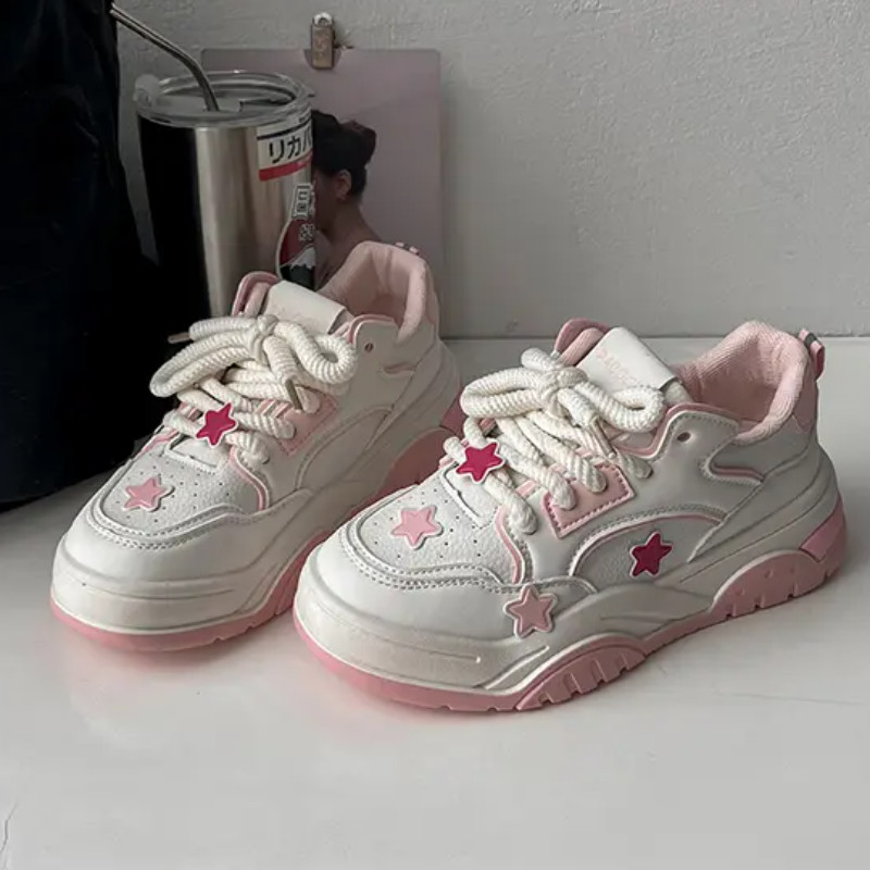 Naiste trendi mitmekülgsed tossud uus mood vabaaja spordijalatsid õpilastele paksu põhjaga libisemiskindlad mugavad jalatsid