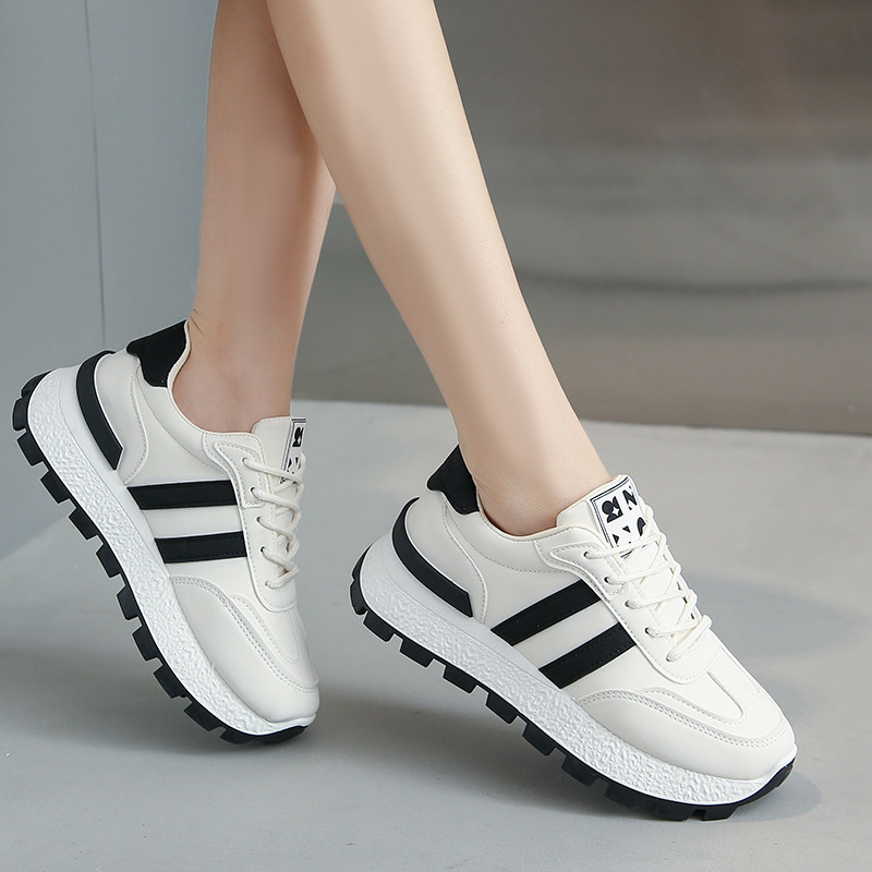 Uued valged mustad naiste paksu tallaga kingad ees pitsiga valged vabaaja spordijalatsid Lamedad tossud Vulcanize kingad, suur suurus 43