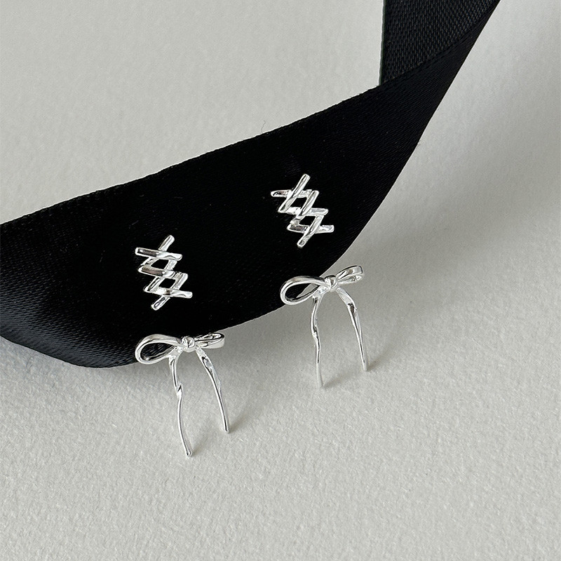 Uued kullatud kikikõrvarõngad naistele, hõbedased nõeltega Trendikad elegantsed armsad peoehted aksessuaarid