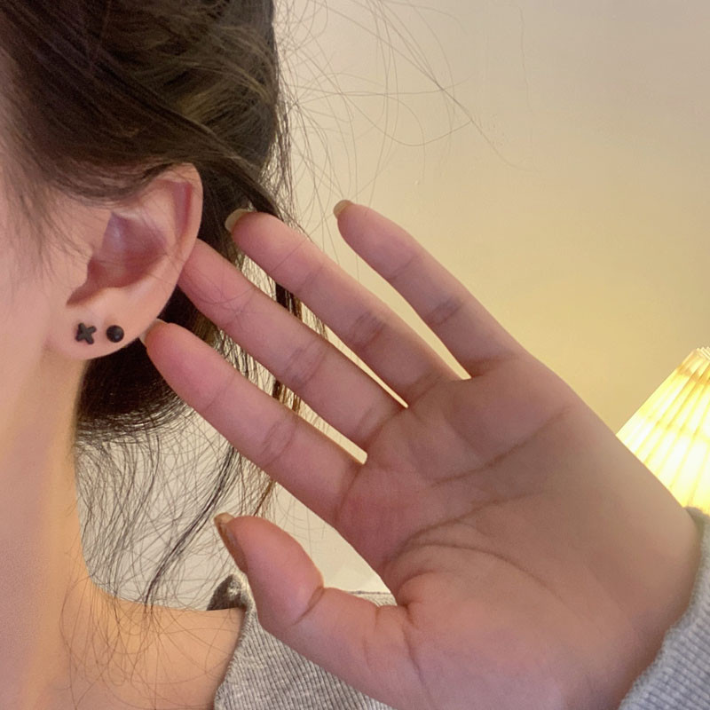 Uued Korea moodsad metallist armastuse südameringiga väikesed kõrvarõngad naistele trendi ripatsiga augustamiskõrvarõngaste komplekt, ehted