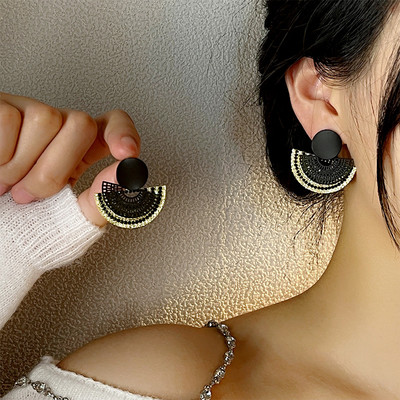 Uued asümmeetrilised vintage punakaspruuni kristallist geomeetrilised kõrvarõngad naistele Mood Korea temperament metallist kõrvarõngad naistele Ehted