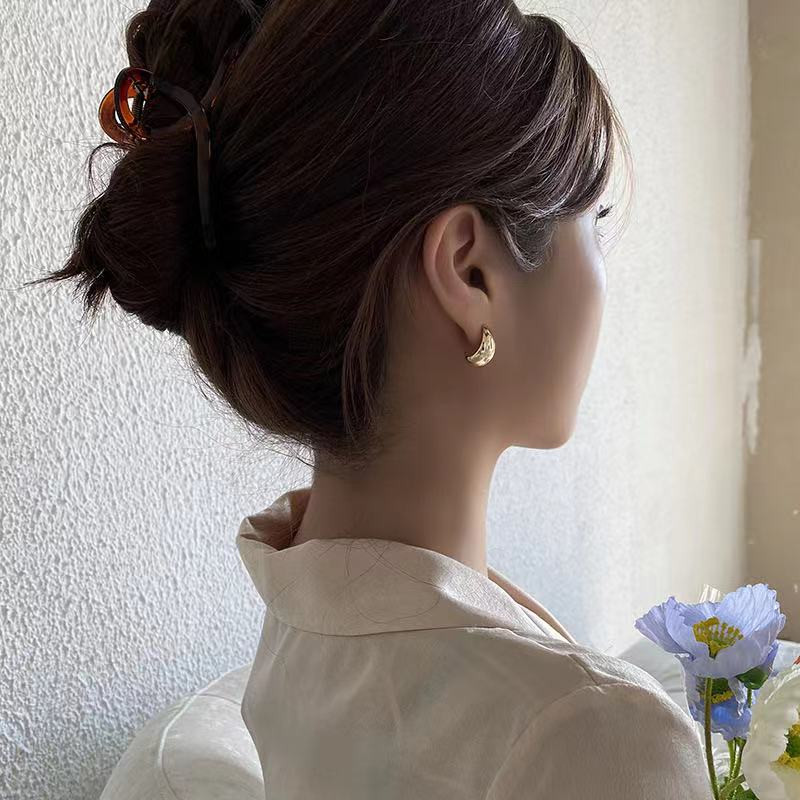 Lihtsad hernekujulised vasesulamist kullavärvi kõrvarõngad naistele 2023 Korea moeehted Gooti peo tüdrukute ebatavaline aksessuaar