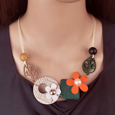 Γυναικεία δήλωση Σαλιάρα κολιέ Vintage γεωμετρικά ξύλινα κολιέ Μενταγιόν Γυναικεία διακόσμηση λαιμού Νέα μόδα κοσμήματα δώρα
