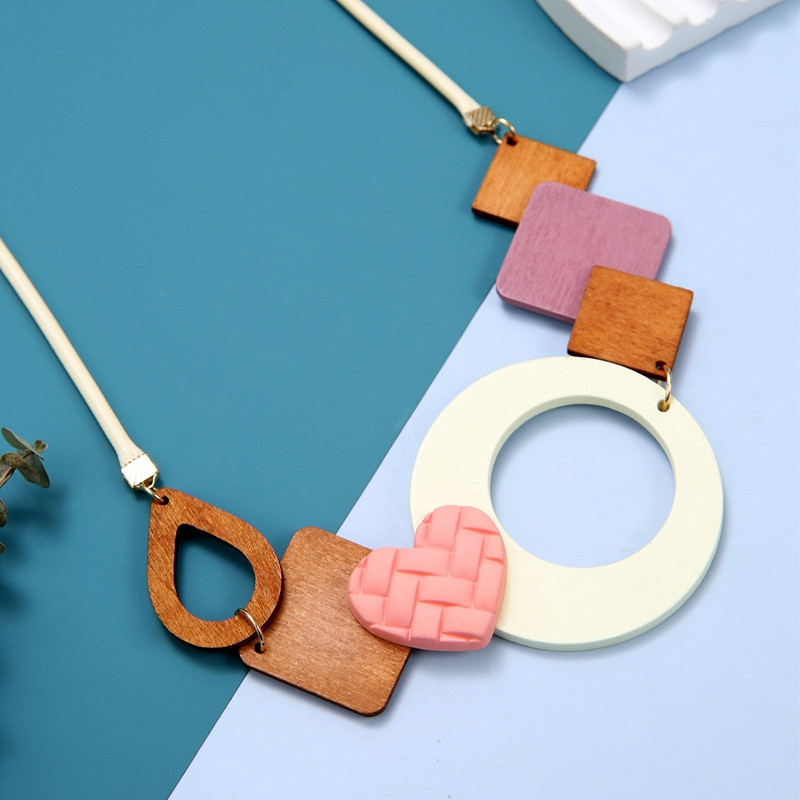 Geomeetriline puidust ripats etnilise avalduse rinnatükiga kaelakee naistele käsitsi valmistatud maxi kaelakeed vintage ehted