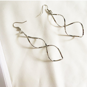Κρεμαστά σκουλαρίκια με απλό σπειροειδές κυρτό ψηφιακό σχήμα με κούφιο άνοιγμα Κορέας Γυναικείο στολίδι αυτί Κρεμαστά σκουλαρίκια σταυρωμένα με τόξο