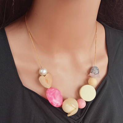 Korea vintage akrüülhelmed Lilled rinnatükk Kaelakeed Ripatsid Naiste süda Puidust helmestega kaelakee Tüdrukute riided Esteetilised ehted