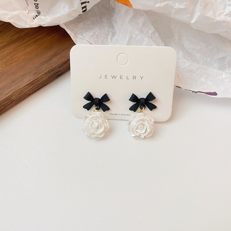 Vintage Hepburn Camellia Dangle Auskari Temperamenta Zieds Saldi Melni Bowknot Auskari Boucle D`oreille Valentīna dienas dāvana