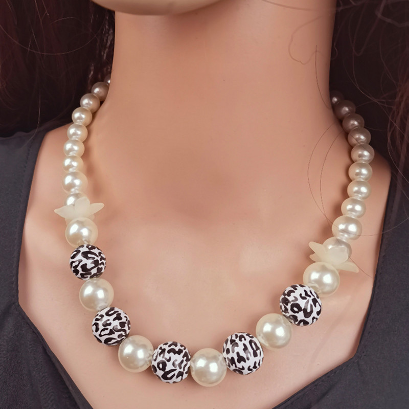 Klasiska korejiešu eleganta sieviešu pērļu kaklarota koka leoparda pleds krelles kaklarota vairumtirdzniecība kakla rotaslietas aksesuāri dāvanas