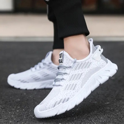 Férfi tornacipő Légáteresztő Kényelmes Puha Talp Csúszásmentes Futócipők Divatos fűzős Könnyű, kerek fejű járócipők