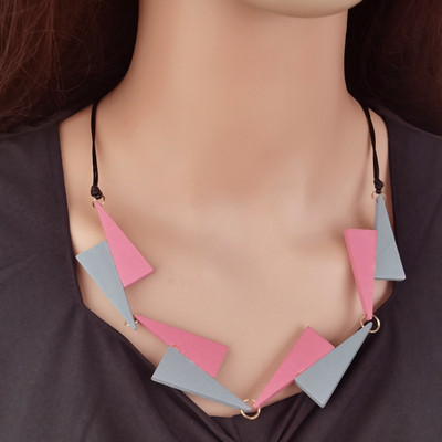 Μινιμαλιστικό γεωμετρικό ξύλινο κρεμαστό κολιέ για γυναίκες