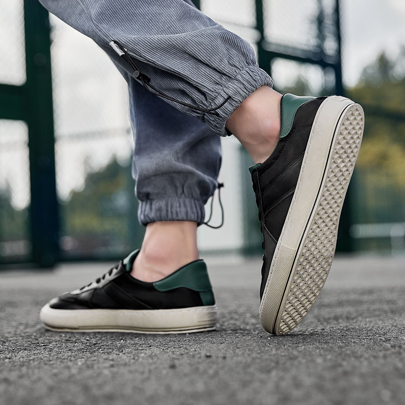 Vedrunahast valged meeste vabaaja lamedad tossud nööriga libisemiskindlad vulkaniseeritud kingad meestele Pehmed mugavad meeste madalad tossud