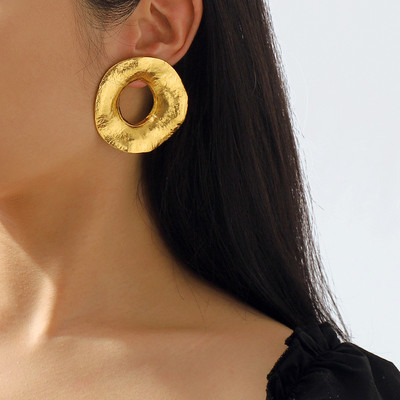 Винтидж преувеличени златни обеци с голям кръг за жени Креативен дизайн Сплав Неправилни геометрични кръгли обеци Бижута