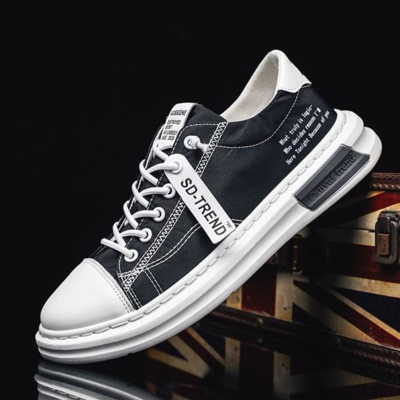 Új érkezés Vászoncipők Nyári Légáteresztő Kényelmes Férfi Cipők Alkalmi sétáló Lapos Fűzős Divatos Férfi Vulkanizált Cipők