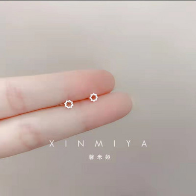 Pisikesed minimalistlikud hõbedaga kaetud Korea väikesed südametähed kõrvarõngad naistele, üliõpilastele, teismelistele, lihtsad kõrvaauguga ehted