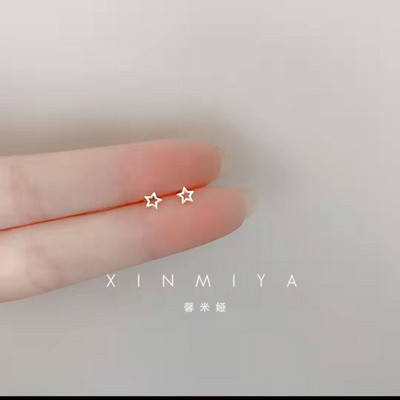 Pisikesed minimalistlikud hõbedaga kaetud Korea väikesed südametähed kõrvarõngad naistele, üliõpilastele, teismelistele, lihtsad kõrvaauguga ehted