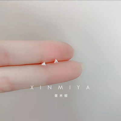 Pisikesed minimalistlikud hõbedaga kaetud Korea väikesed südametähed kõrvarõngad naistele, üliõpilastele, teismelistele, lihtsad kõrvaauguga ehted