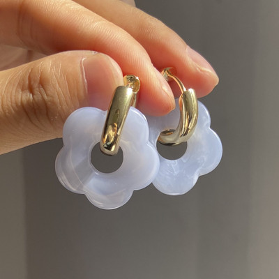 Mitmevärvilised läbipaistvad akrüülvaigust marmorist lillelised kõrvarõngad naistele kullavärvi metallist ümarad kõrvarõngad moeehted