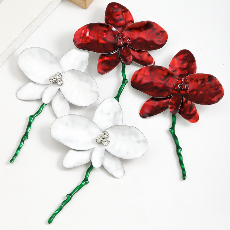Kuumad punased tilkuva lillega metallist kõrvarõngad Rohelise varrega ripatsiga vintage käsitsi valmistatud kõrvarõngad uued