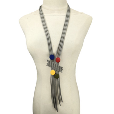 Πανκ στυλ Μακρύ γυναικείο κολιέ από καουτσούκ Κοσμήματα μόδας πολυτελή σχέδια Ξύλινες χάντρες Αξεσουάρ Κρεμαστό γοτθικό πολύχρωμο κολιέ