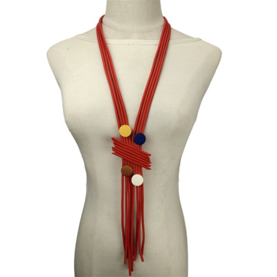 Πανκ στυλ Μακρύ γυναικείο κολιέ από καουτσούκ Κοσμήματα μόδας πολυτελή σχέδια Ξύλινες χάντρες Αξεσουάρ Κρεμαστό γοτθικό πολύχρωμο κολιέ