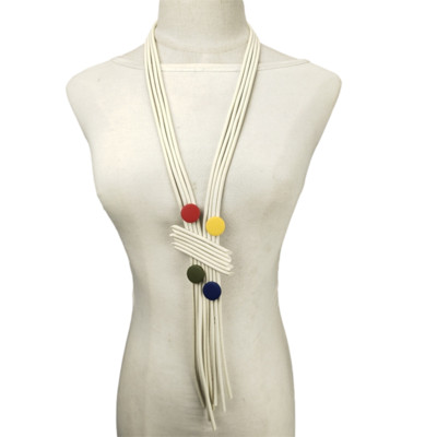 Πανκ στυλ Μακρύ γυναικείο κολιέ από καουτσούκ Κοσμήματα μόδας πολυτελή σχέδια Ξύλινες χάντρες Αξεσουάρ Κρεμαστό γοτθικό πολύχρωμο κολιέ