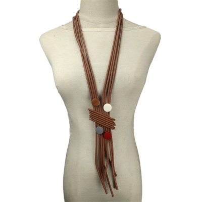 Πανκ στυλ Μακρύ γυναικείο κολιέ από καουτσούκ Κοσμήματα μόδας πολυτελή σχέδια Ξύλινες χάντρες Αξεσουάρ Κρεμαστό γοτθικό πολύχρωμο κολιέ