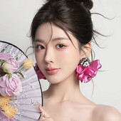 Uued moekõrvarõngad Pruudi pulmapüha liialdatud isikupära temperament kangast käsitsi valmistatud lillekõrvarõngad