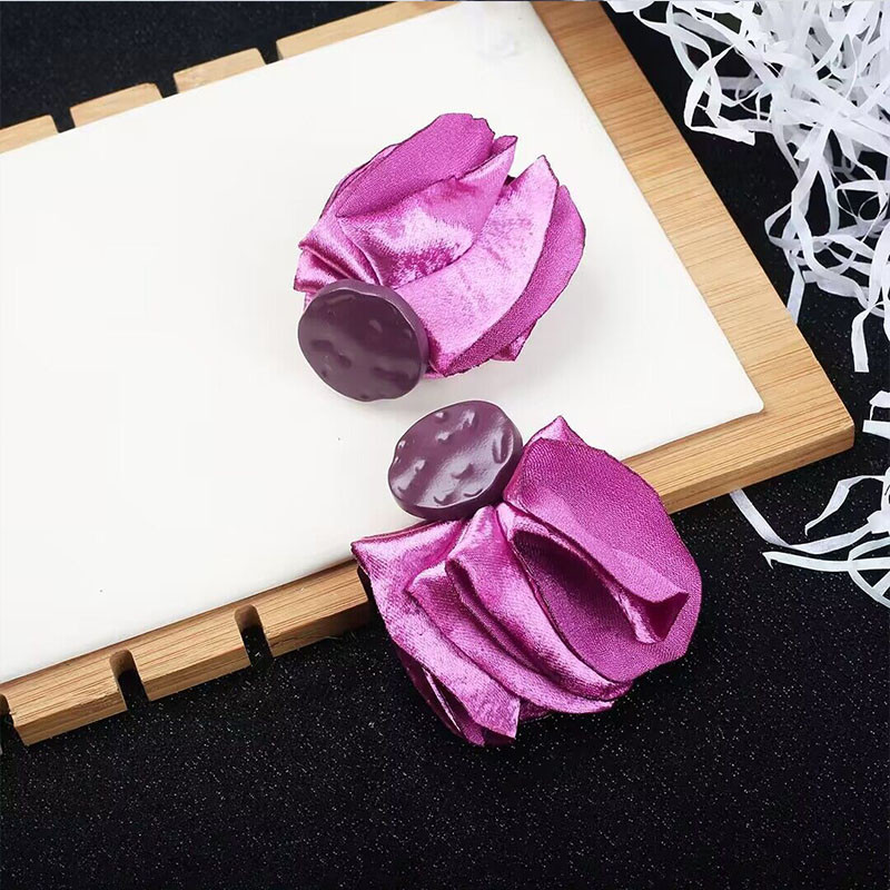 Uued moekõrvarõngad Pruudi pulmapüha liialdatud isikupära temperament kangast käsitsi valmistatud lillekõrvarõngad