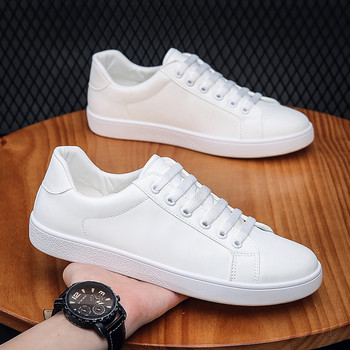 Мъжки бели обувки в корейски стил Есенни нови модни ежедневни маратонки Тенденция Неплъзгащи се леки удобни обувки Sapatos Masculinos