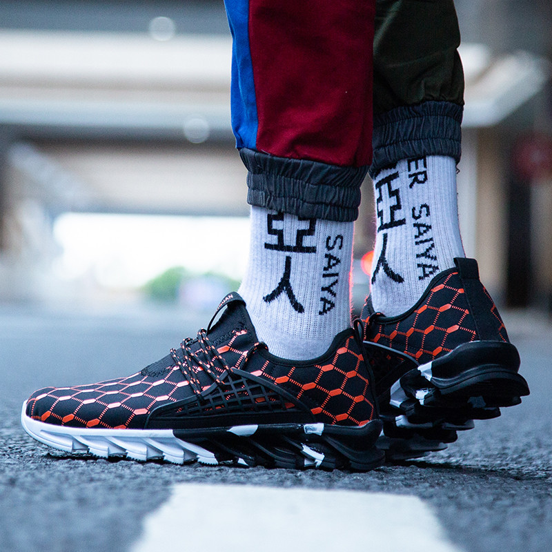 Uus mood Meeste jooksujalatsid Spordijalatsid vabaaja treenerid Võrgust tennistossud Meeste jooksujalatsid Vulcanize Kingad Zapatos De Hombre