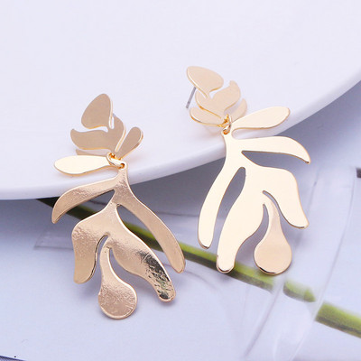 New Personality Metal Drop σκουλαρίκια για γυναίκες Ακανόνιστο υπερβολικό χρυσό χρώμα Γεωμετρικά κούφια σκουλαρίκια πεταλούδα pendientes