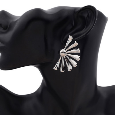 New Personality Metal Drop σκουλαρίκια για γυναίκες Ακανόνιστο υπερβολικό χρυσό χρώμα Γεωμετρικά κούφια σκουλαρίκια πεταλούδα pendientes