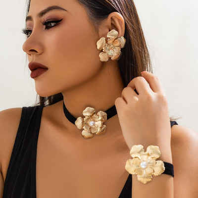 3 vnt. / rinkinys Goth Elegant Black Korėjos Velvet Rose Flower Choker Kaklo papuošalas Apyrankė Auskarai Moteriška Senovinė raktikaulio grandinėlė papuošalai Dovana