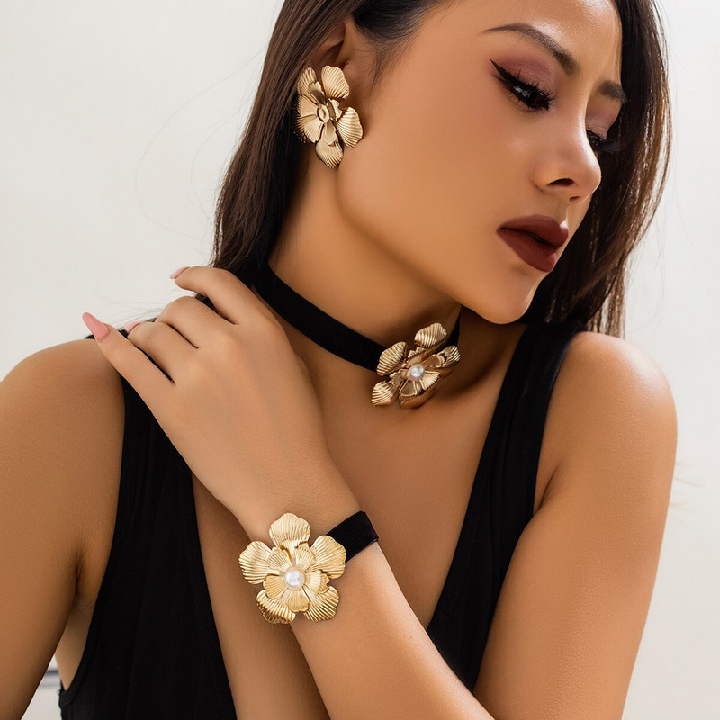 3 tk/komplekt Goth Elegant Black Korean Velvet Rose Flower Choker kaelakee Käevõru Kõrvarõngas Naiste Vintage rangluu kett ehe kingitus