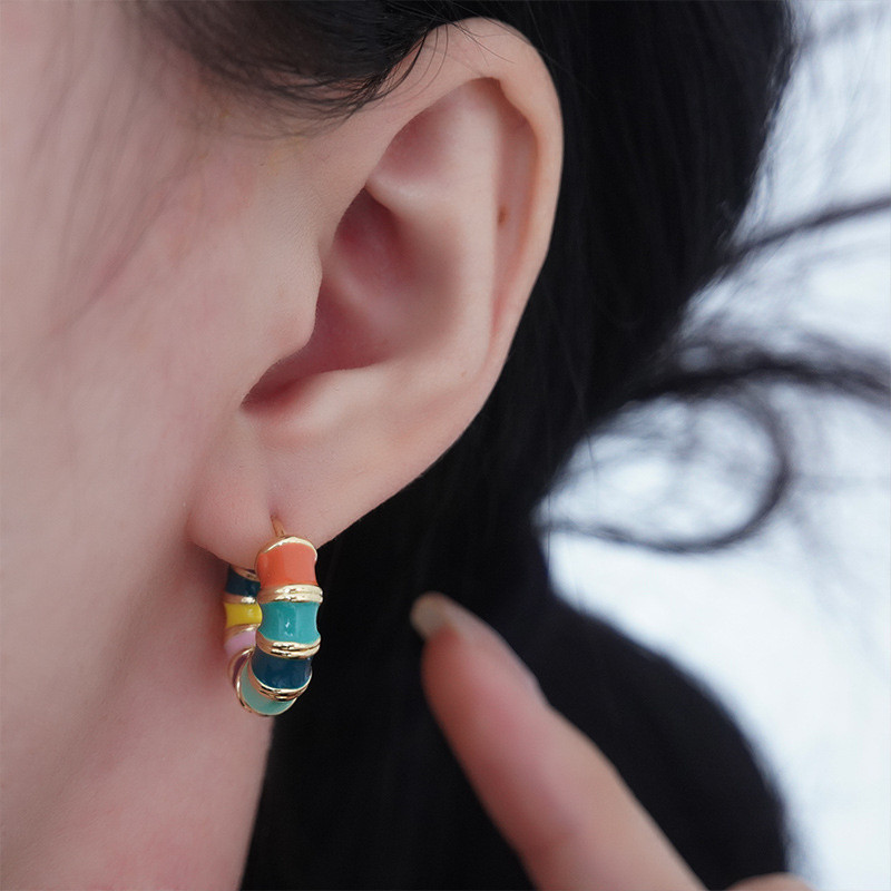 Vintage krāsaini emaljas mazi auskari ar stīpām sievietēm Luksusa smalki varavīksnes eļļas pilienu glazūras auskari kāzu ballītes rotaslietas dāvana