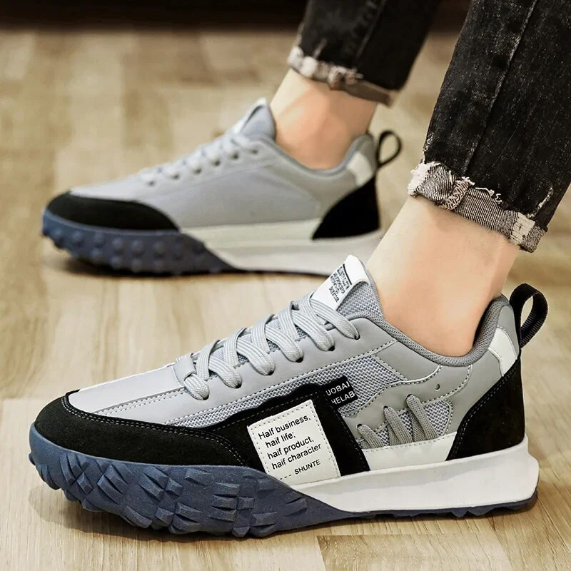 2024. gada zīmolu vīriešu apavi Ikdienas sporta apavi Retro, skrienot vecpuiši, moderns svītru raksts, zems griezums, plakans papēdis