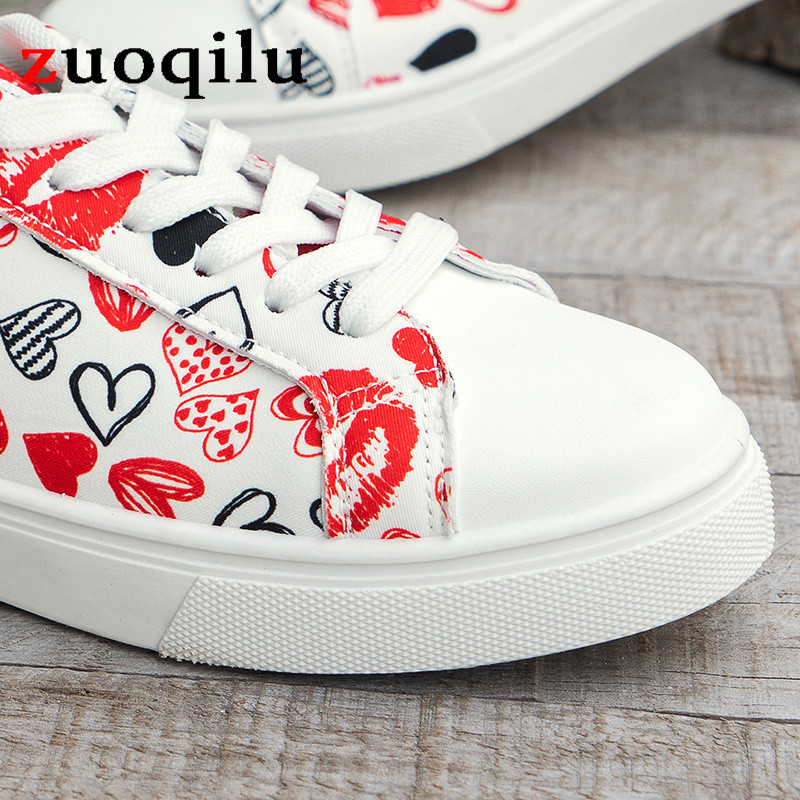 Naiste lõuendist tossud jalatsid Kevadvalged grafiti pitsilised Kerged pehmed vulkaniseeritud kingad Mood Naiste lõuendist kingad, suur suurus 42