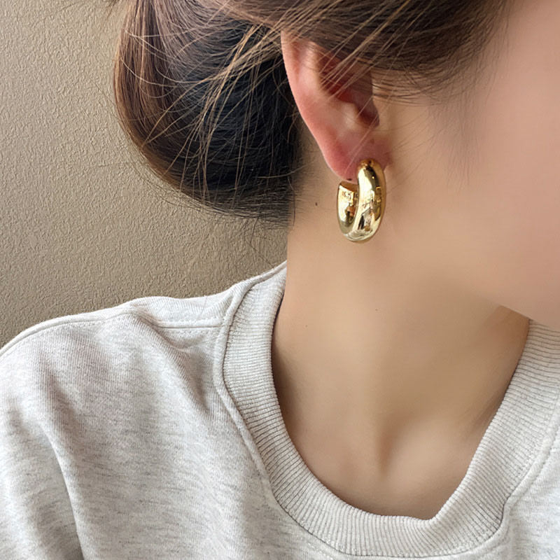 Geomeetriline paksu metallist ümmargune kõrvarõngas Lihtne kullavärvi hõbedase värviga tursked rõngaskõrvarõngad naistele trendikad minimalistlikud ehted kingitused