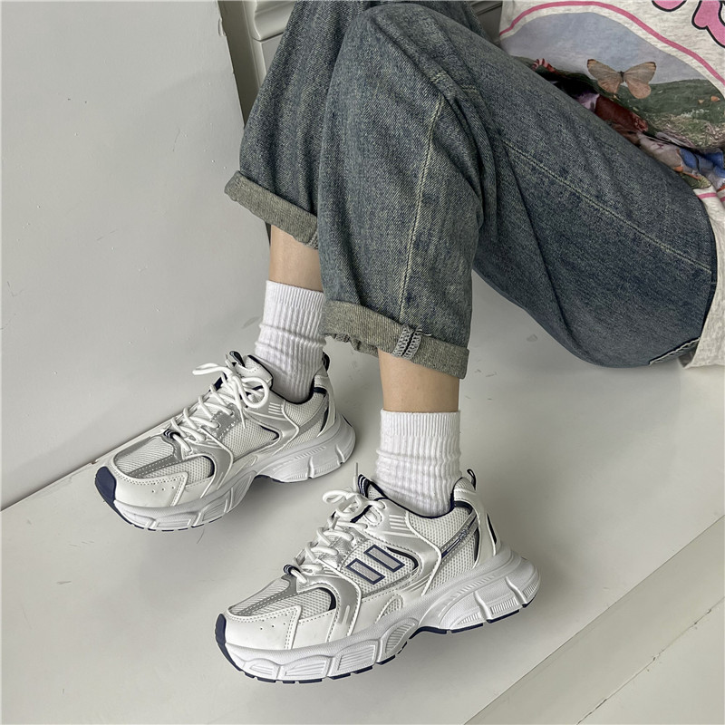 Μόδα άνοιξη και φθινόπωρο 2023 Νέα περιστασιακά άνετα αναπνεύσιμα αθλητικά παπούτσια με διχτυωτό σταυρό με στρογγυλά δάχτυλα μονόχρωμα αθλητικά παπούτσια