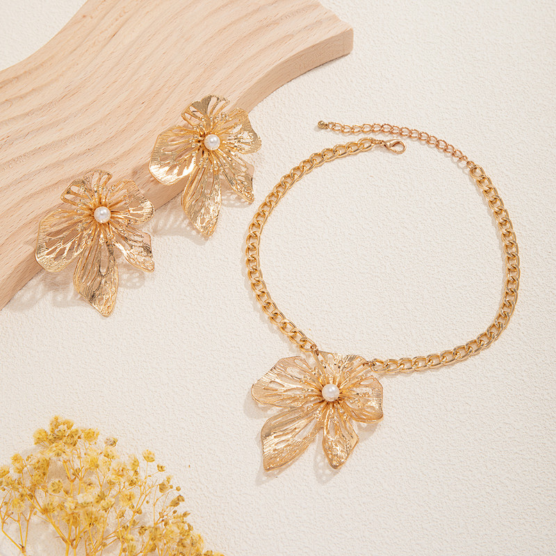 Pārspīlēti lielu ziedu kaklarotu un auskaru komplekti sievietēm Eleganti galma dāmu aksesuāri 2023. gada modes rotaslietas, sieviešu dāvanas