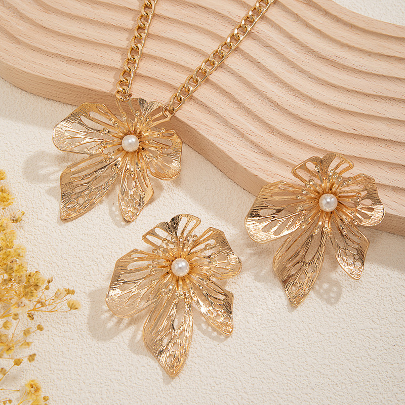 Pārspīlēti lielu ziedu kaklarotu un auskaru komplekti sievietēm Eleganti galma dāmu aksesuāri 2023. gada modes rotaslietas, sieviešu dāvanas