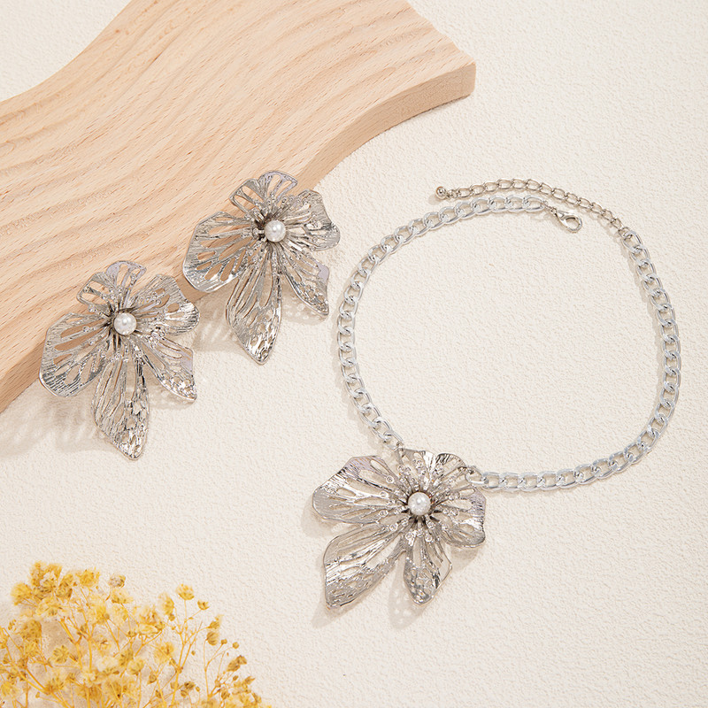 Pārspīlēti lielu ziedu kaklarotu un auskaru komplekti sievietēm Eleganti galma dāmu aksesuāri 2023. gada modes rotaslietas, sieviešu dāvanas