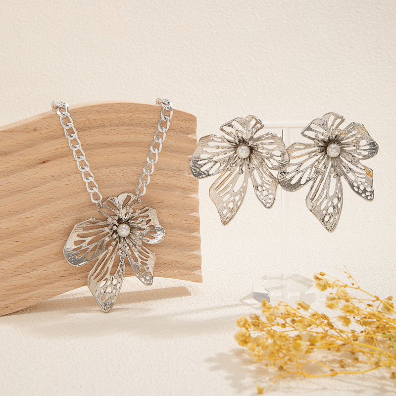 Pārspīlēti lielu ziedu kaklarotu un auskaru komplekti sievietēm Eleganti galma dāmu aksesuāri 2023. gada modes rotaslietas, sieviešu dāvanas